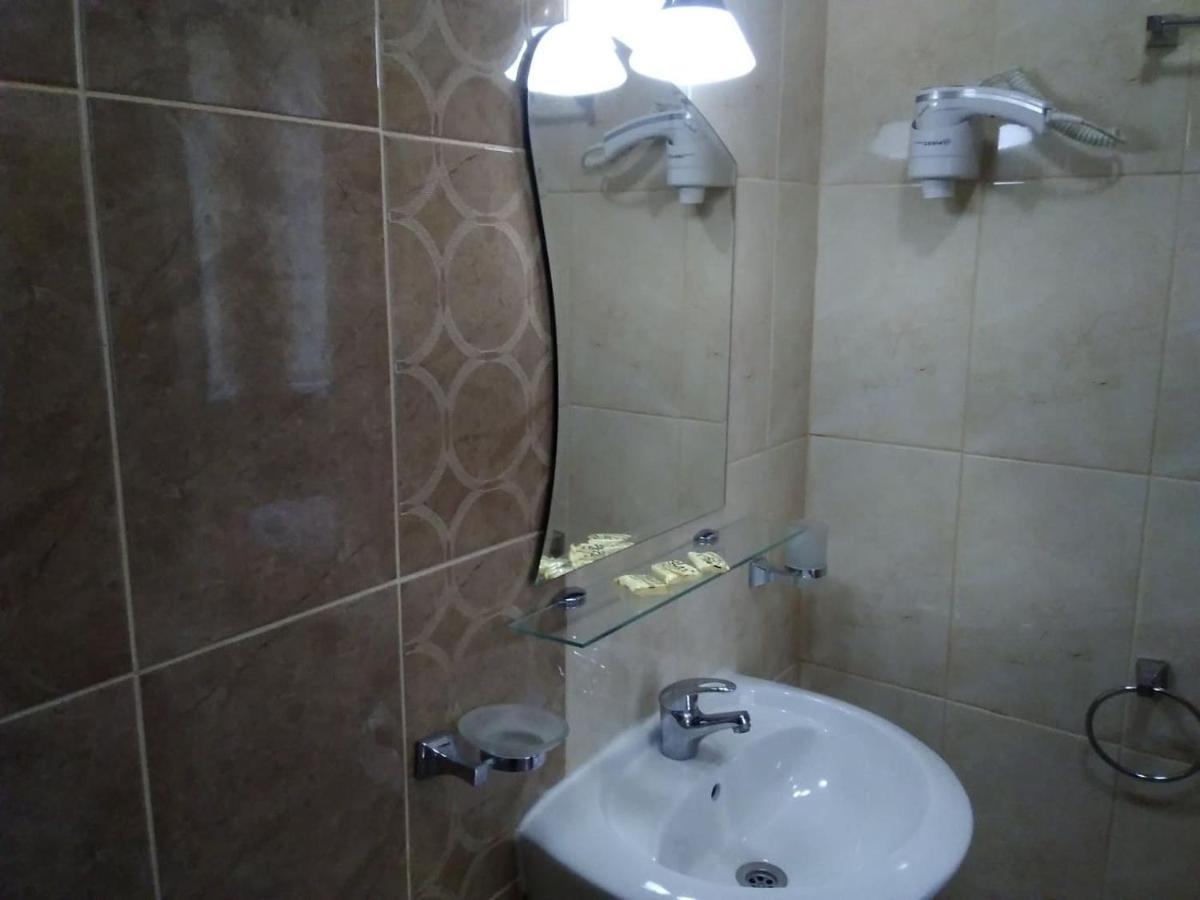 Hotel Toni Bukovlŭk Buitenkant foto