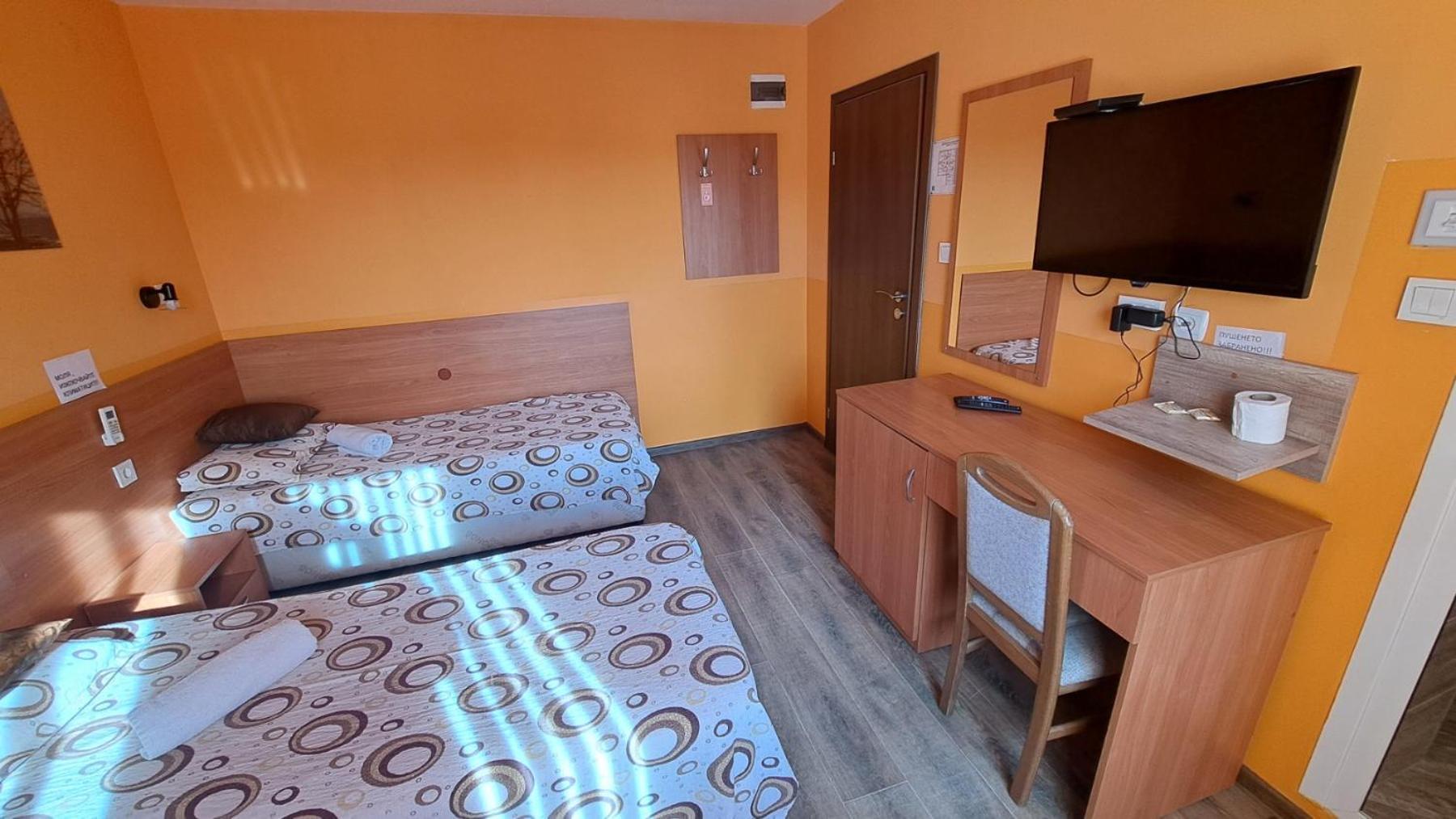 Hotel Toni Bukovlŭk Buitenkant foto
