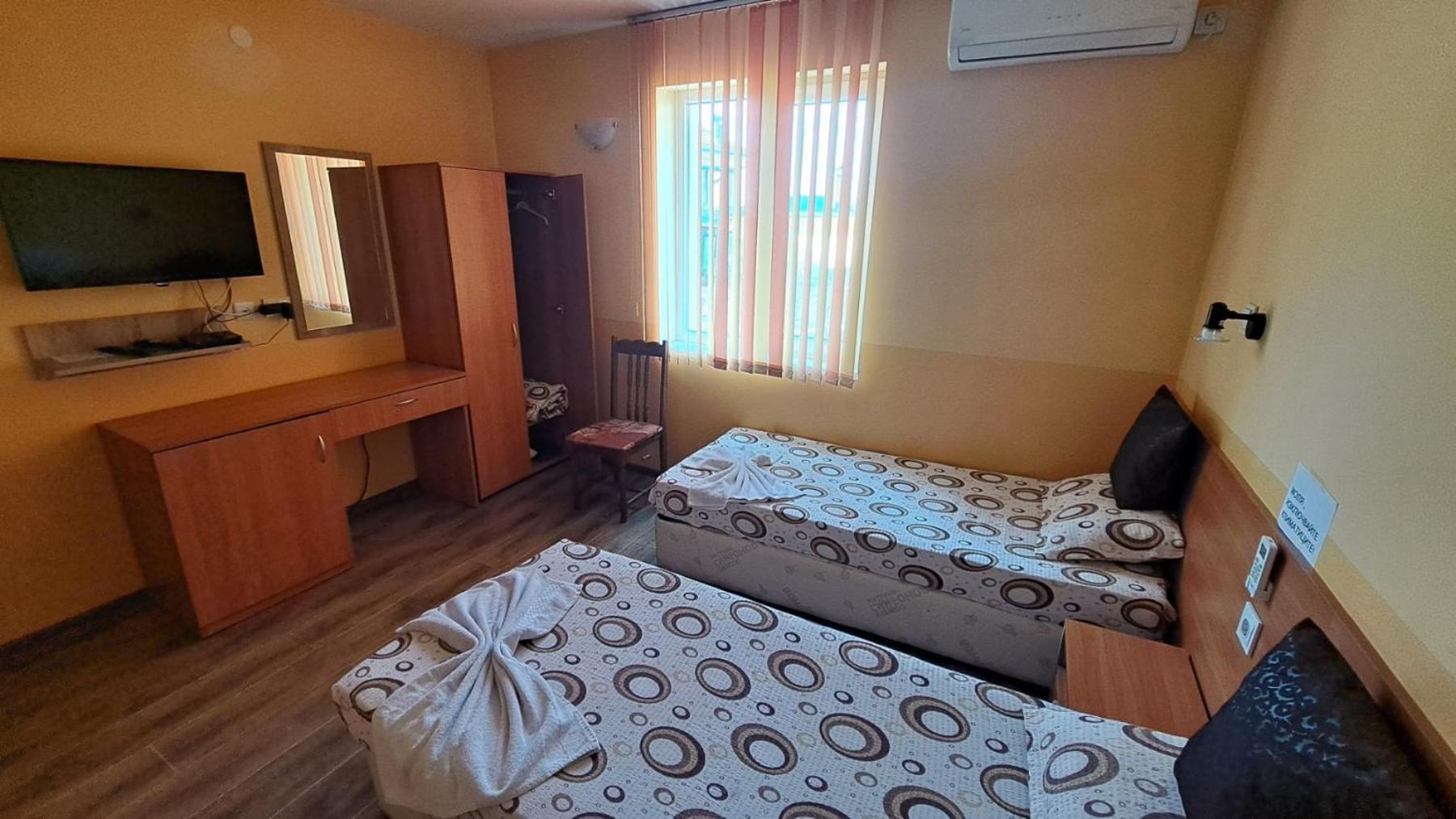 Hotel Toni Bukovlŭk Buitenkant foto