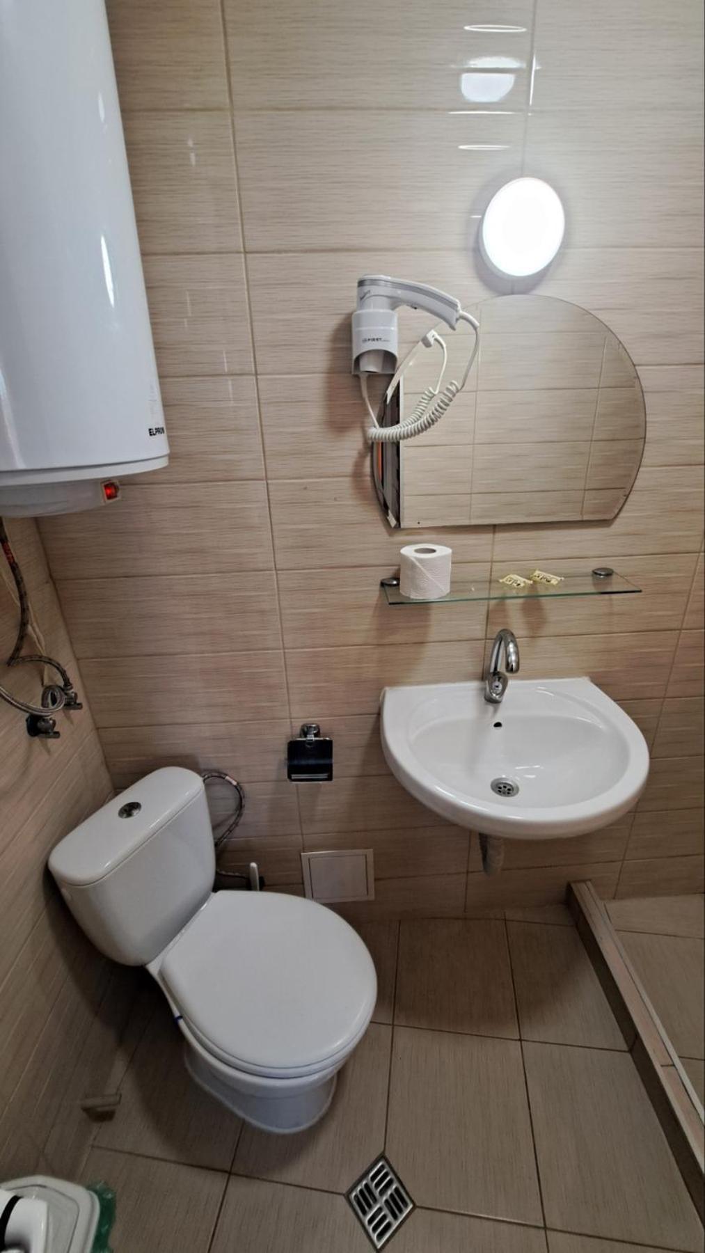 Hotel Toni Bukovlŭk Buitenkant foto