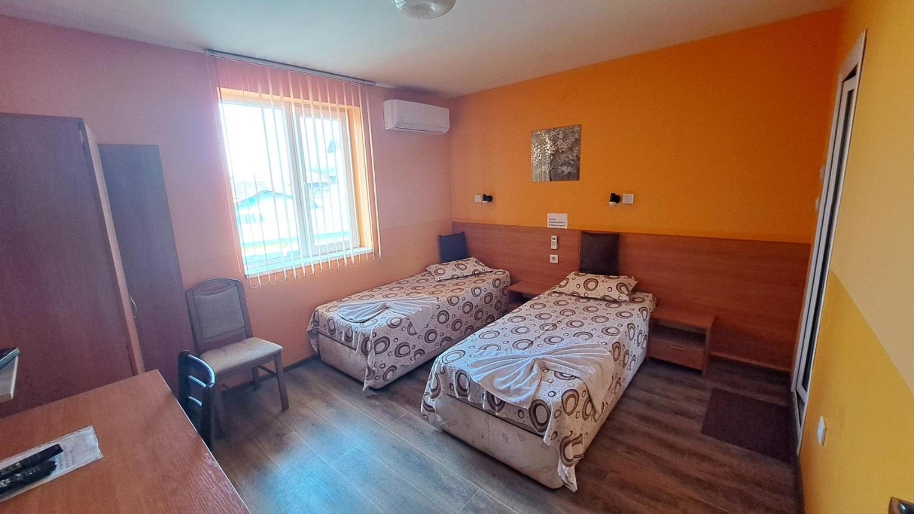 Hotel Toni Bukovlŭk Buitenkant foto