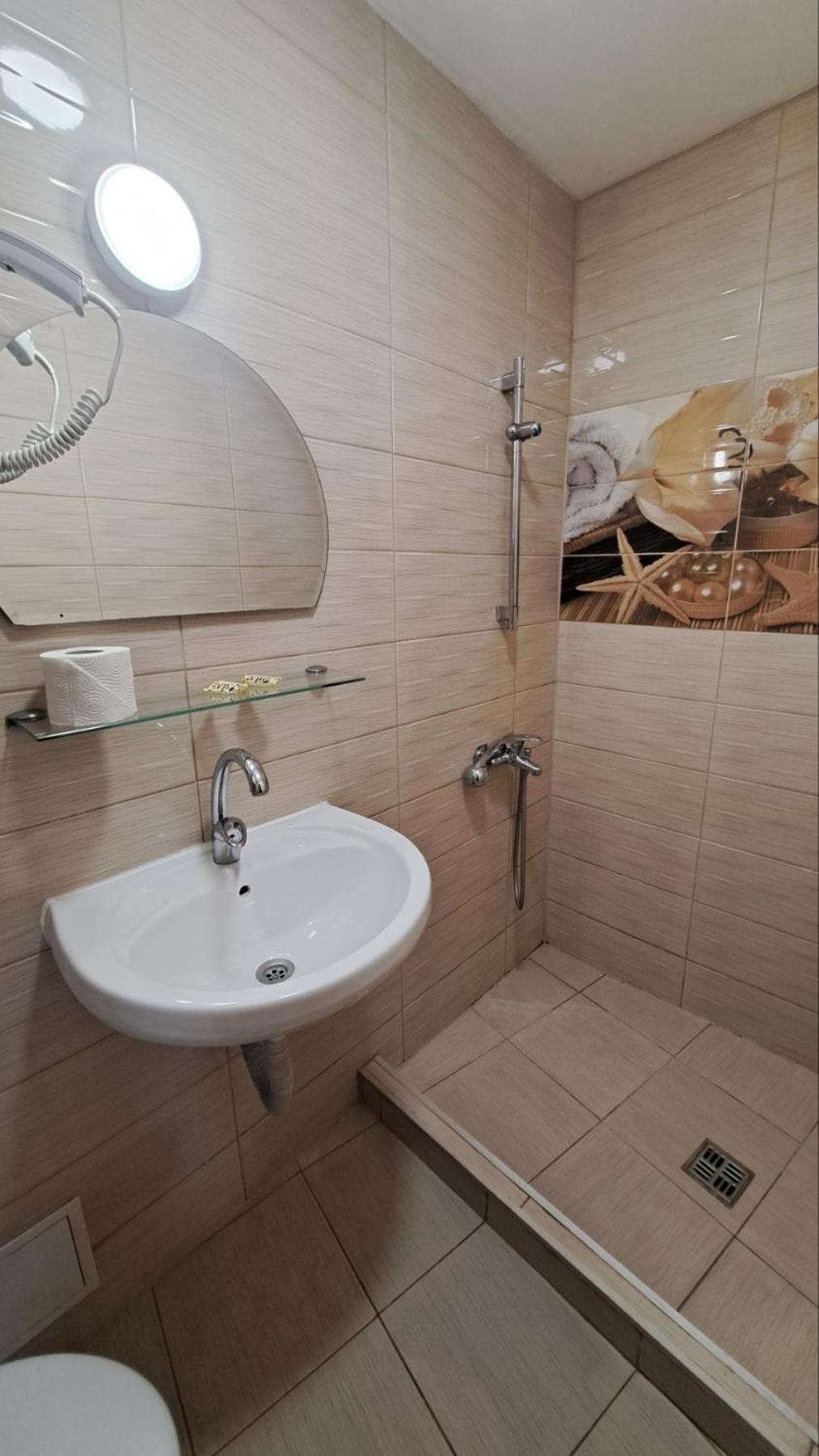 Hotel Toni Bukovlŭk Buitenkant foto