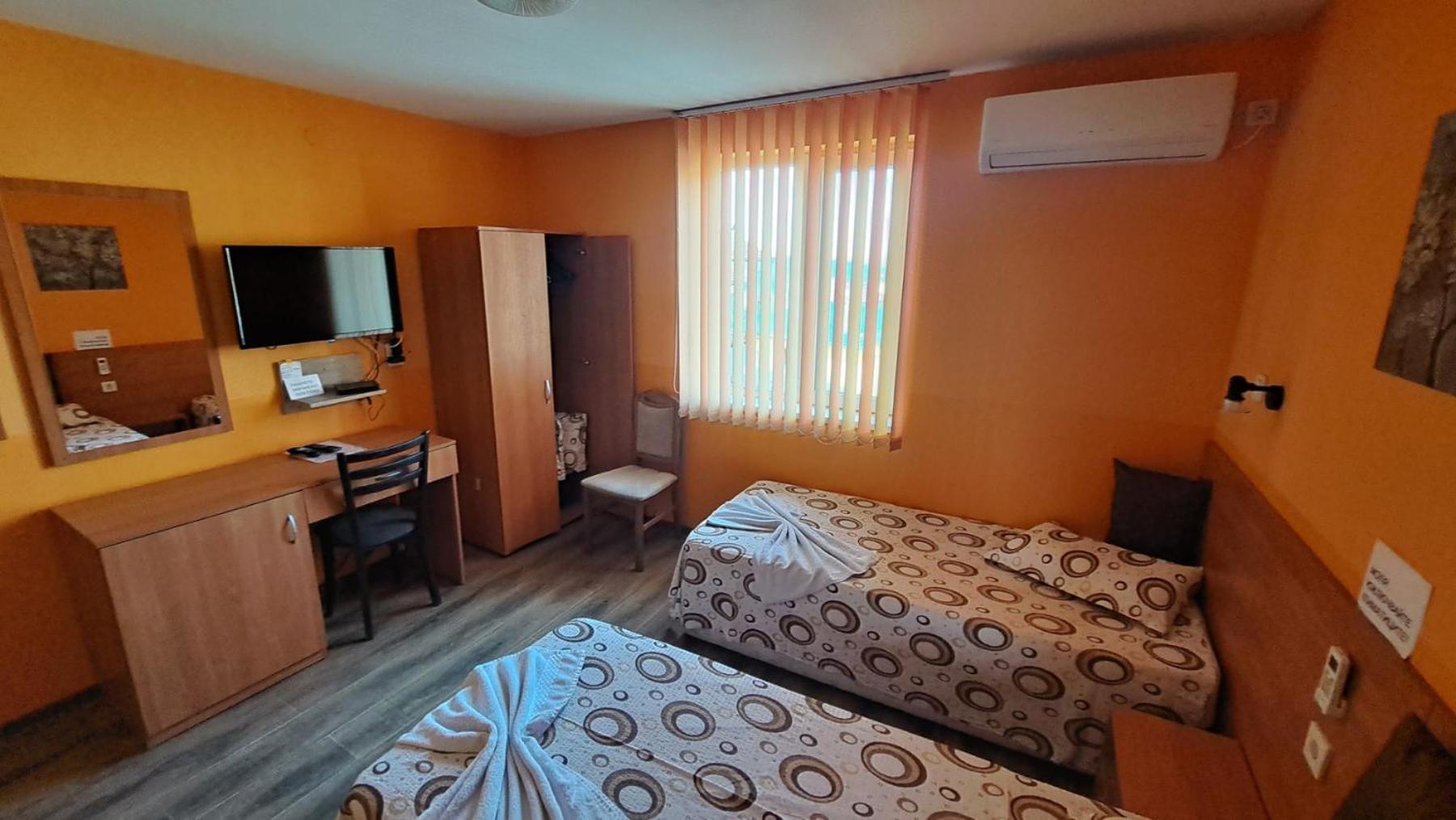 Hotel Toni Bukovlŭk Buitenkant foto