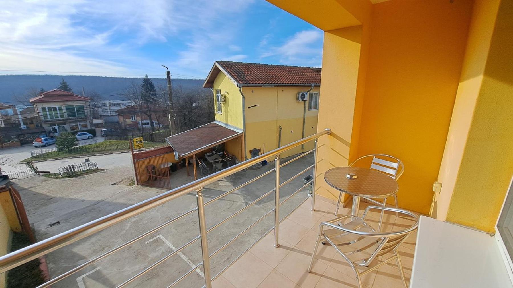 Hotel Toni Bukovlŭk Buitenkant foto