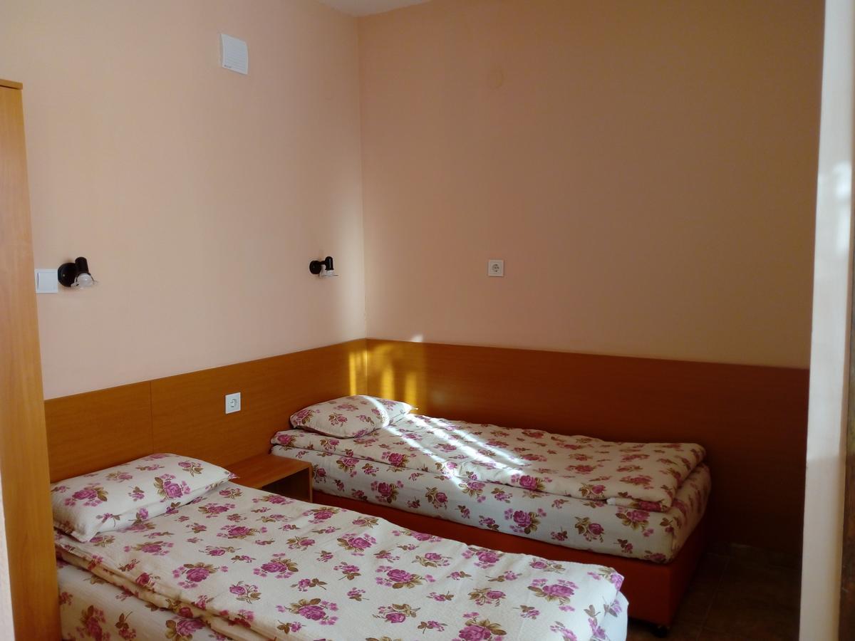 Hotel Toni Bukovlŭk Buitenkant foto