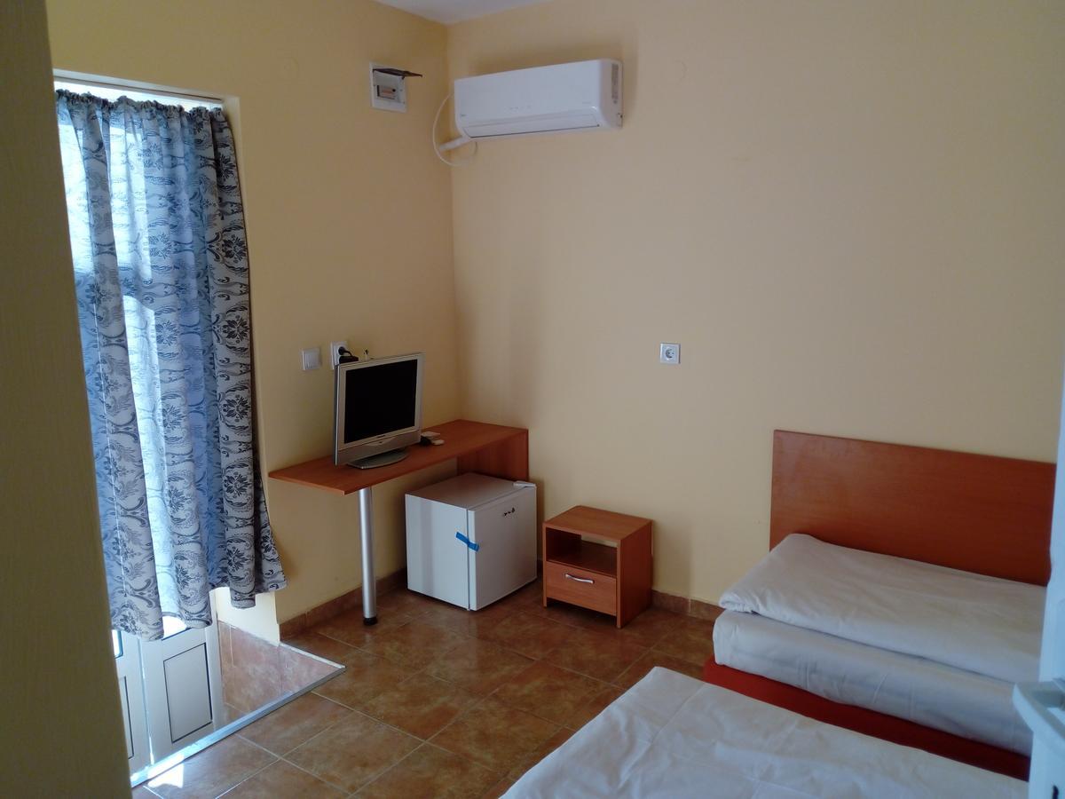 Hotel Toni Bukovlŭk Buitenkant foto
