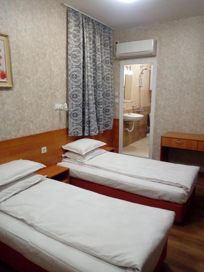Hotel Toni Bukovlŭk Buitenkant foto