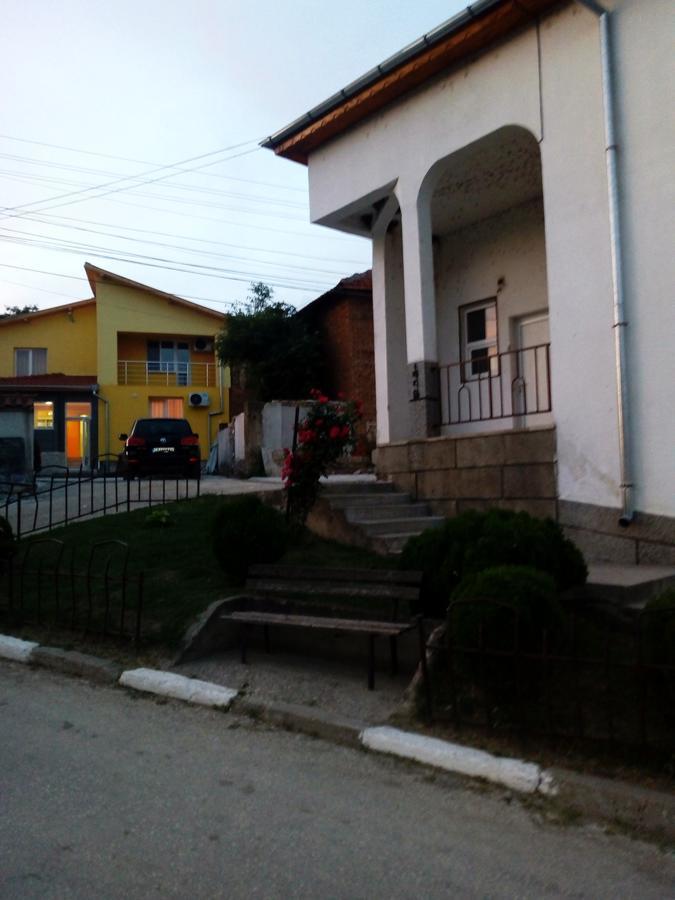 Hotel Toni Bukovlŭk Buitenkant foto