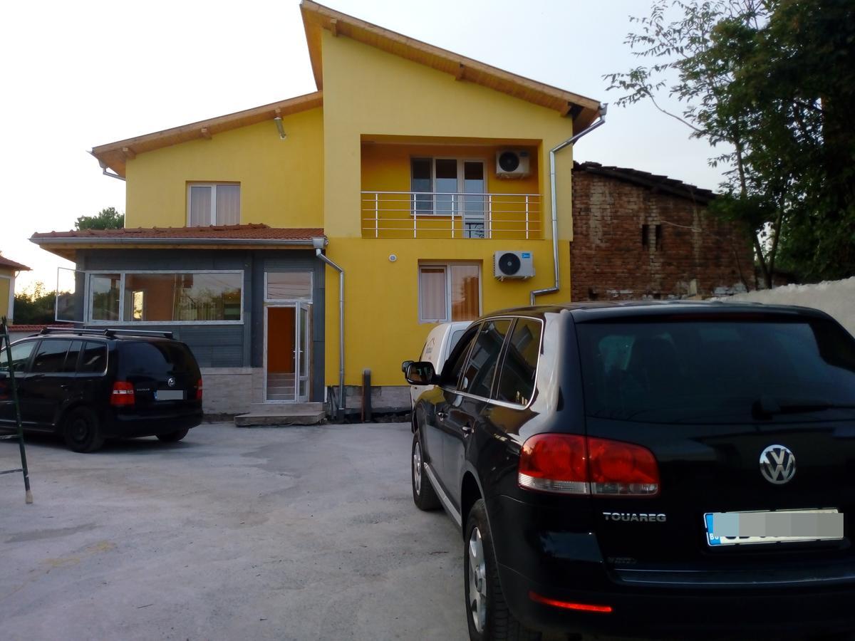 Hotel Toni Bukovlŭk Buitenkant foto