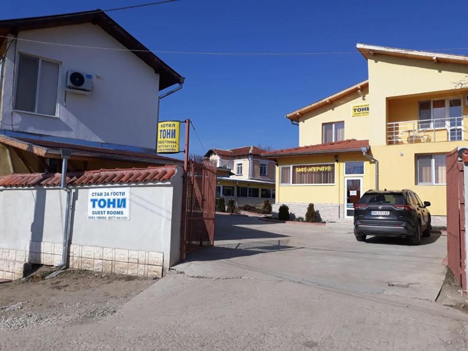 Hotel Toni Bukovlŭk Buitenkant foto